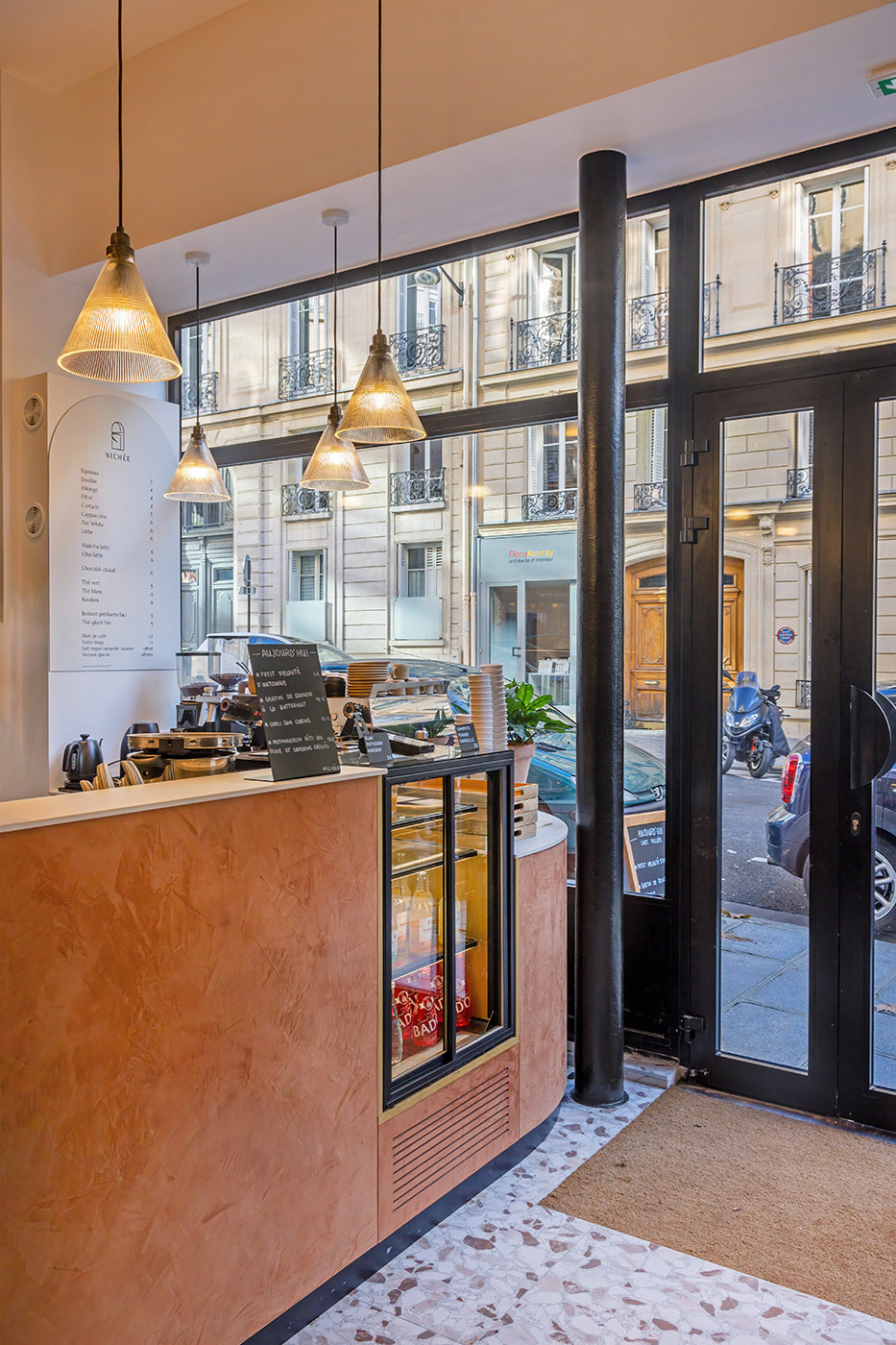 Le comptoir du Coffee shop Nichée - Flora Auvray Architecte d'intérieur